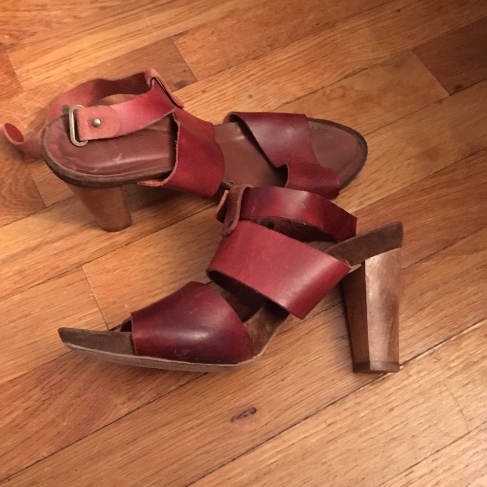 N.D.C. Made by Hand brown strap Sandals- Size 38